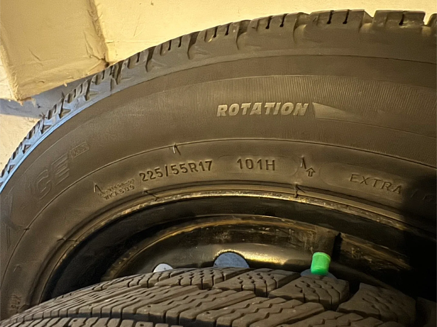 Michelin X-Ice Snow Tire 225/55R17 Acura Honda image indicator(9)