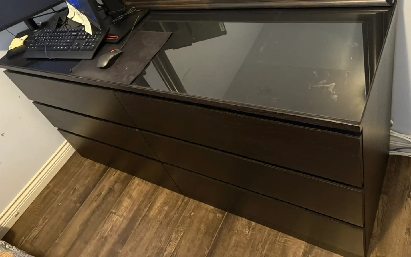 Dresser with Mirror image indicator(3)