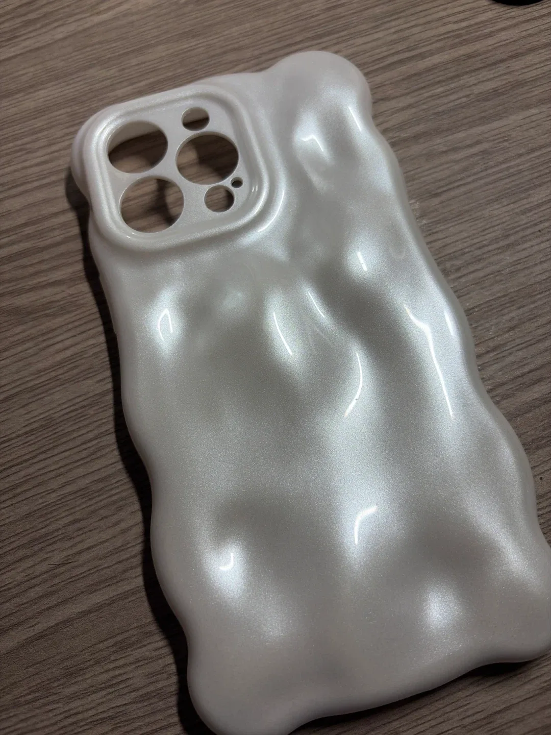 White bumpy pearly iPhone 14 pro max  Case