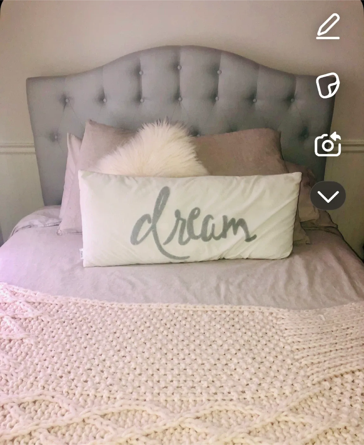 Tufted Headboard image indicator(3)