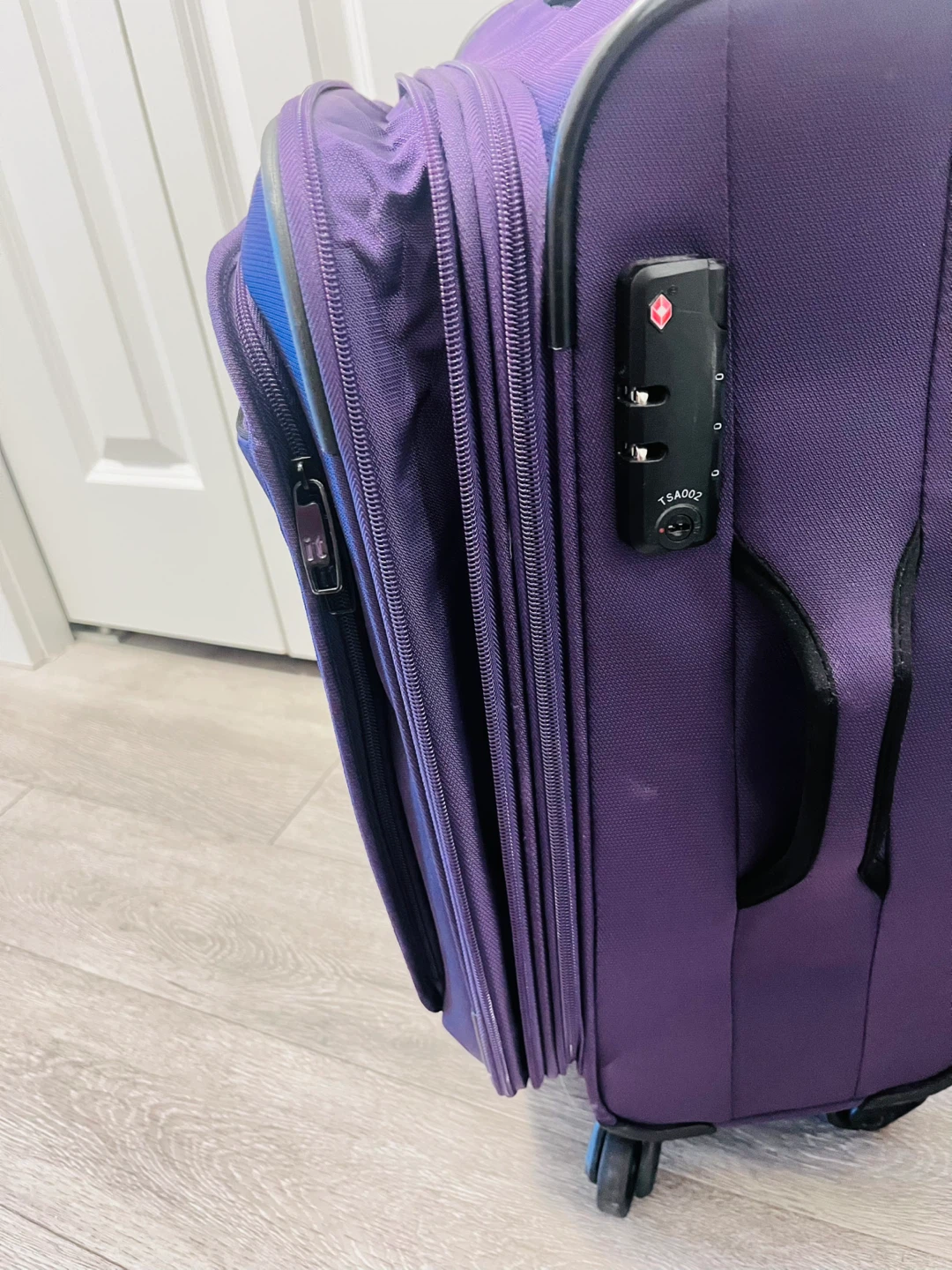 It Luggage Expandable Carry-On Suitcase - photo 2