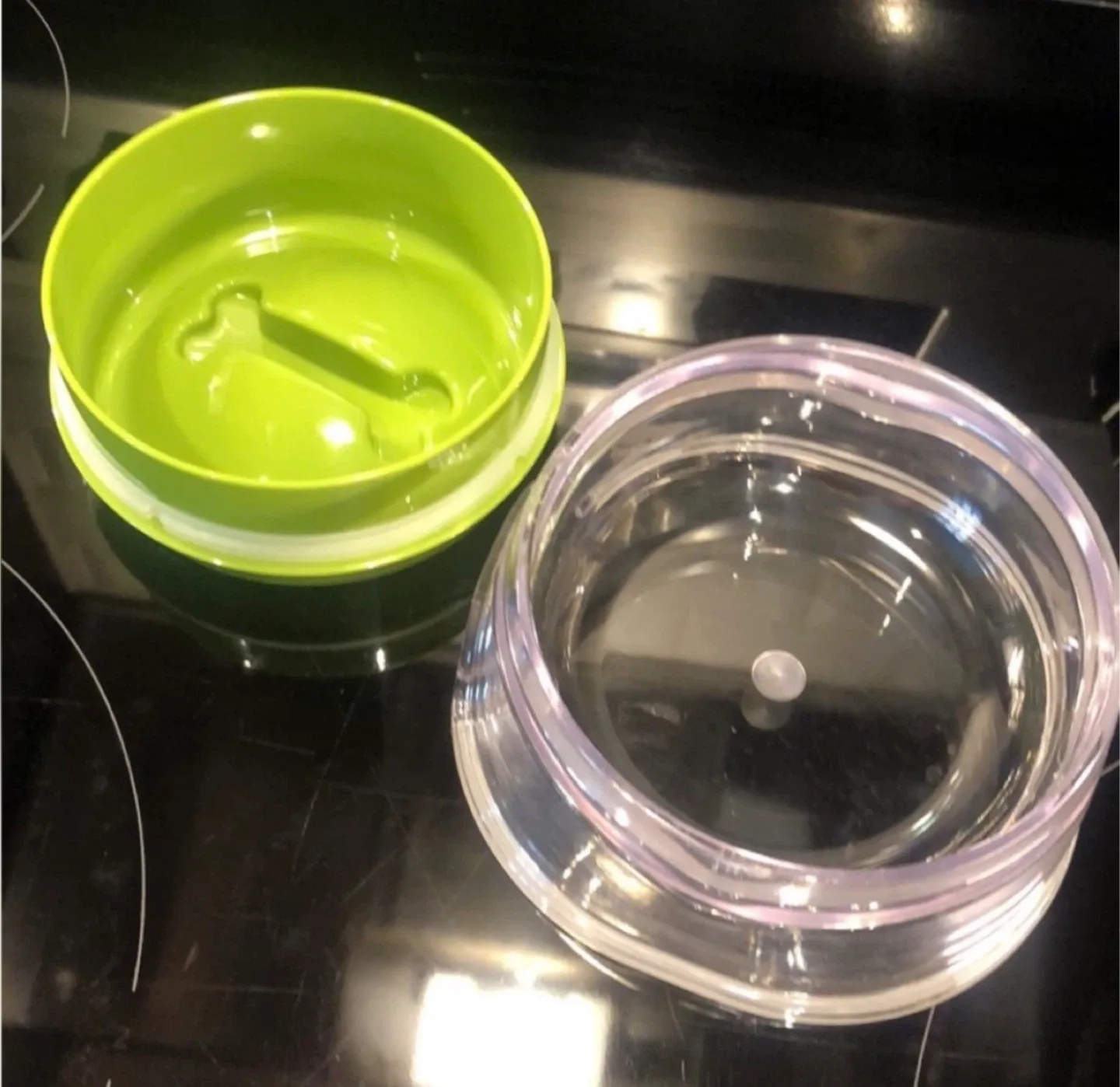 Hartz Dog Gift Set: Leash, Feeder, Bowl image indicator(3)