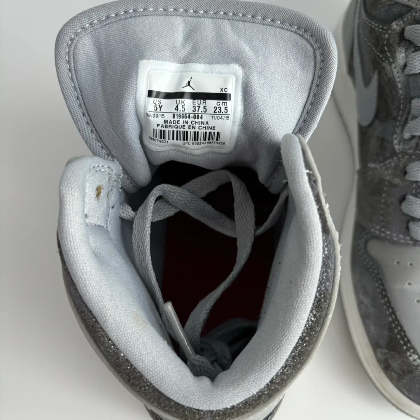 Air Jordan 1 — Size 4.5Y or 6W image indicator(6)