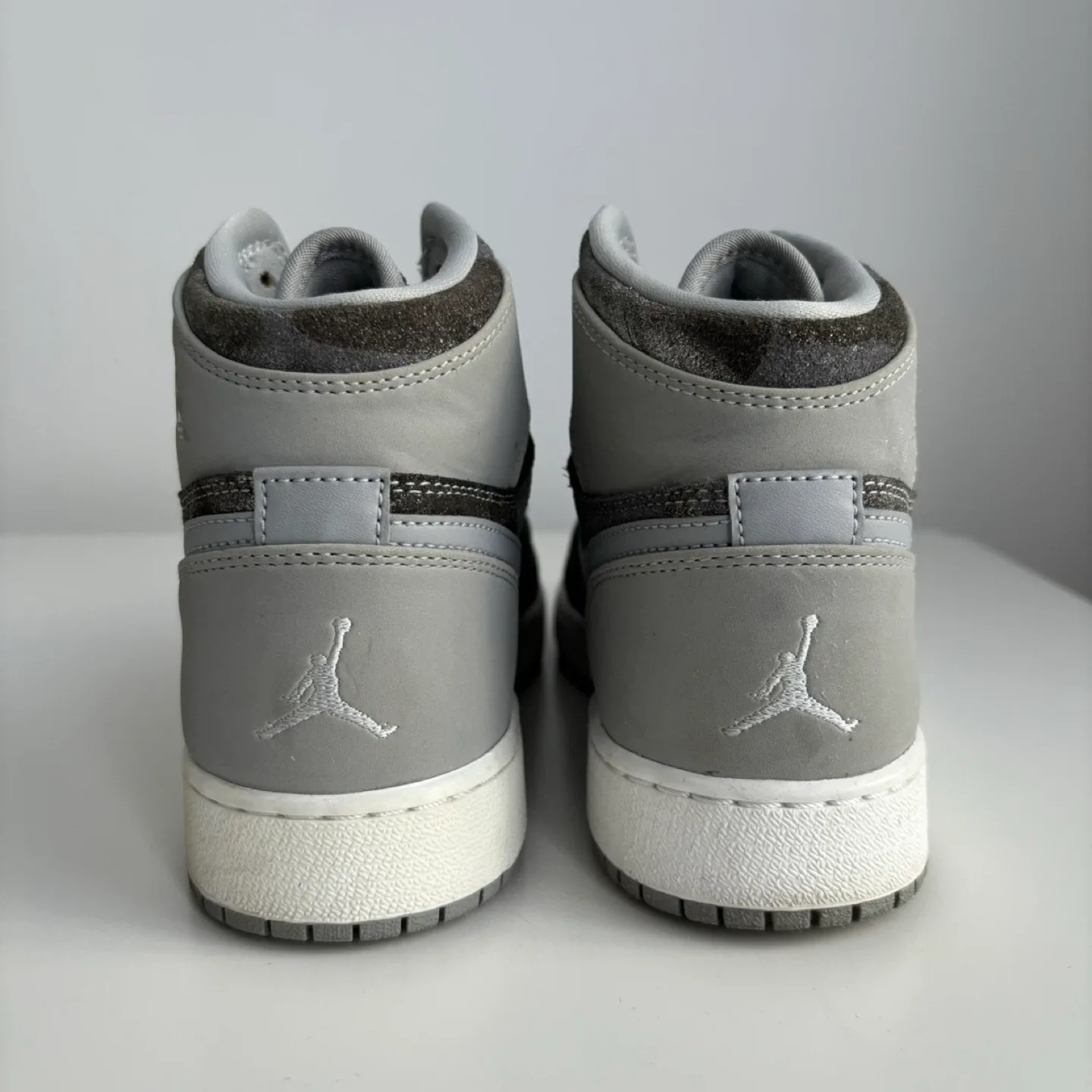 Air Jordan 1 — Size 4.5Y or 6W image indicator(7)