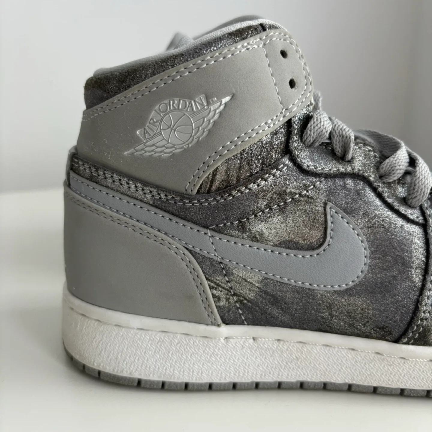 Air Jordan 1 — Size 4.5Y or 6W image indicator(9)