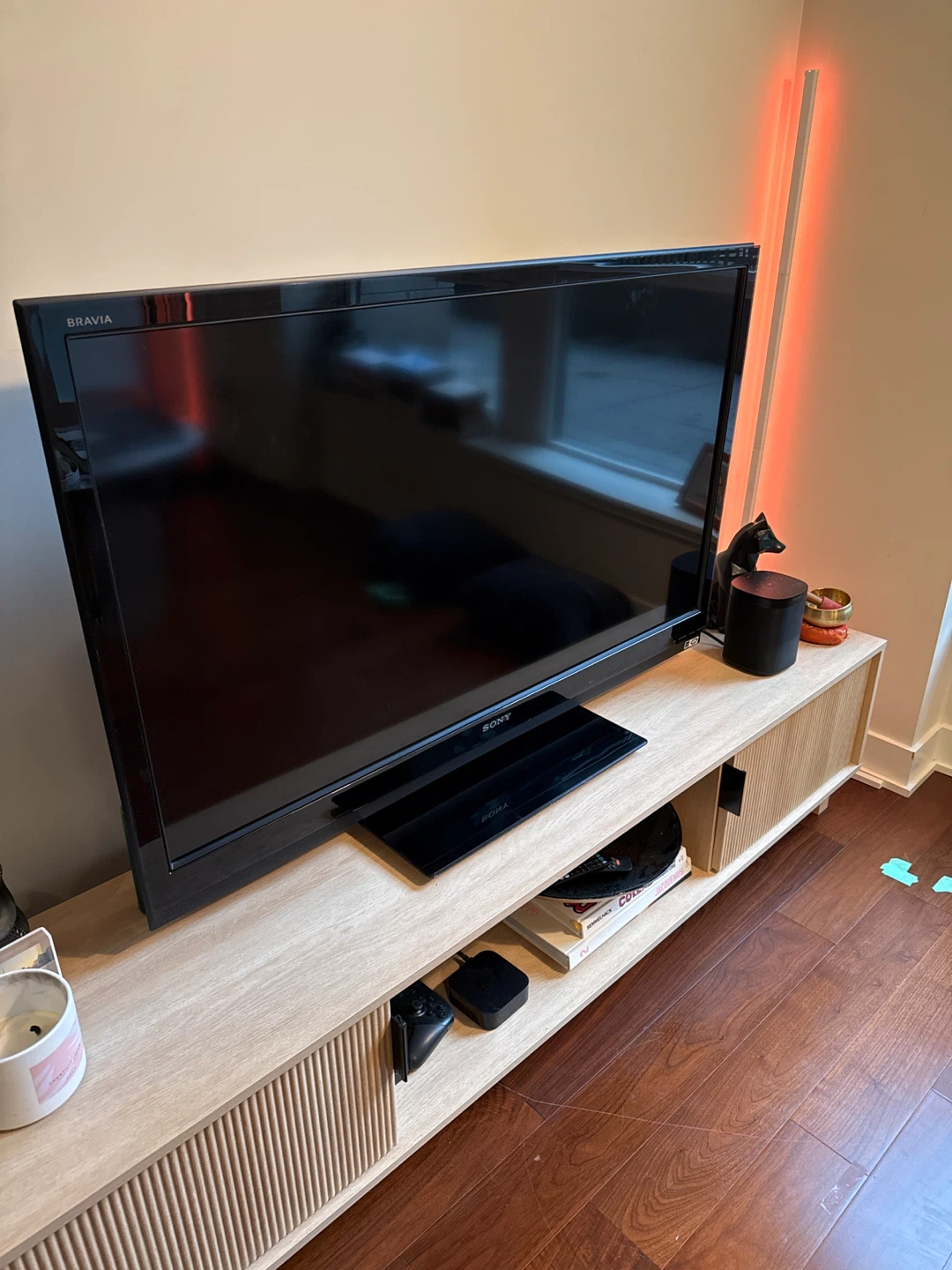 Sony Bravia LCD TV 46” Model KDL-46Z5100 - photo 2