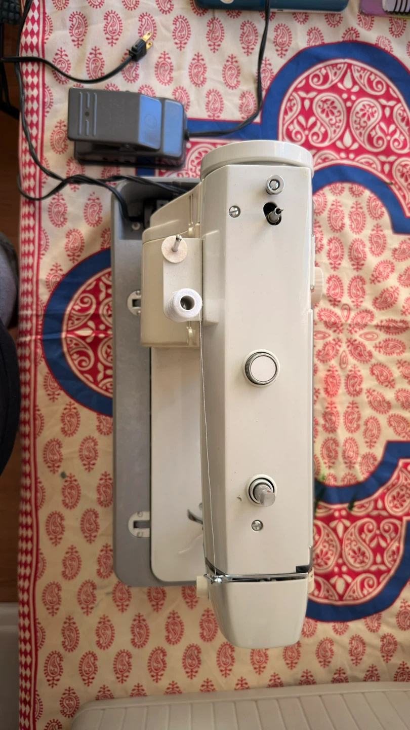 Vintage Sewing Machine with Case - photo 3