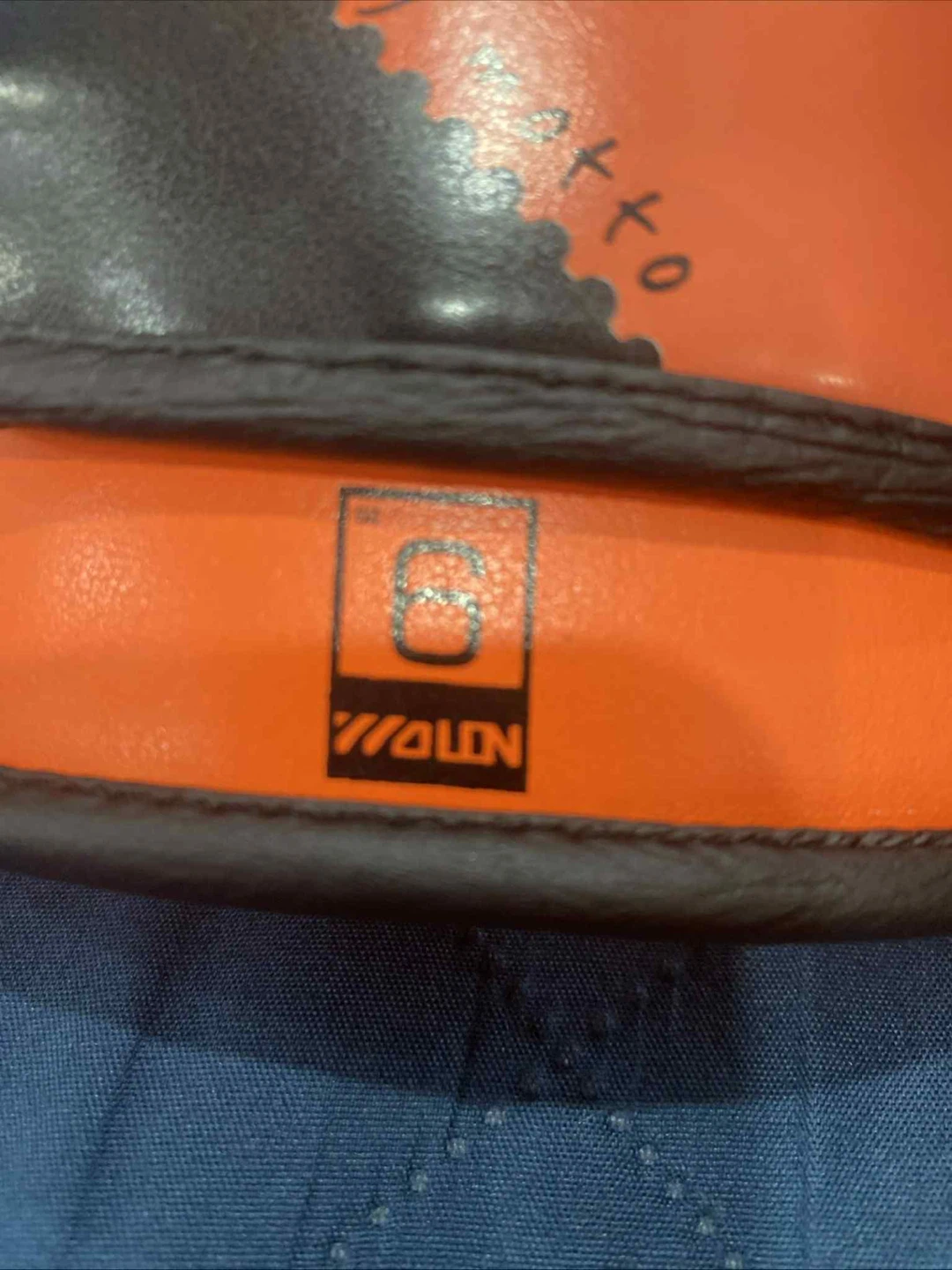 Walon Champion Boxing Gloves - Size 6 - photo 2