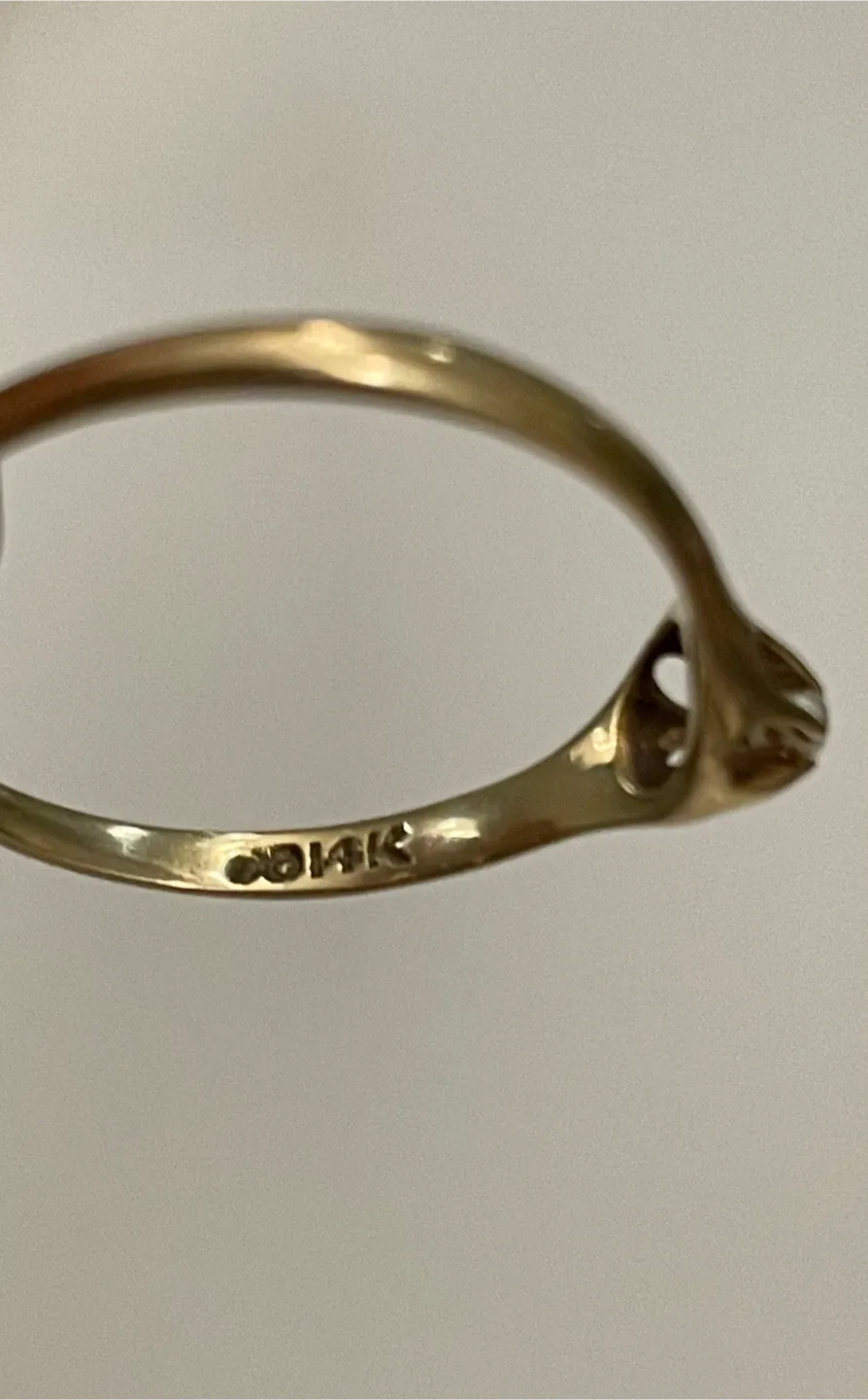 14kt Vintage solid gold ring with seed pearl image indicator(7)