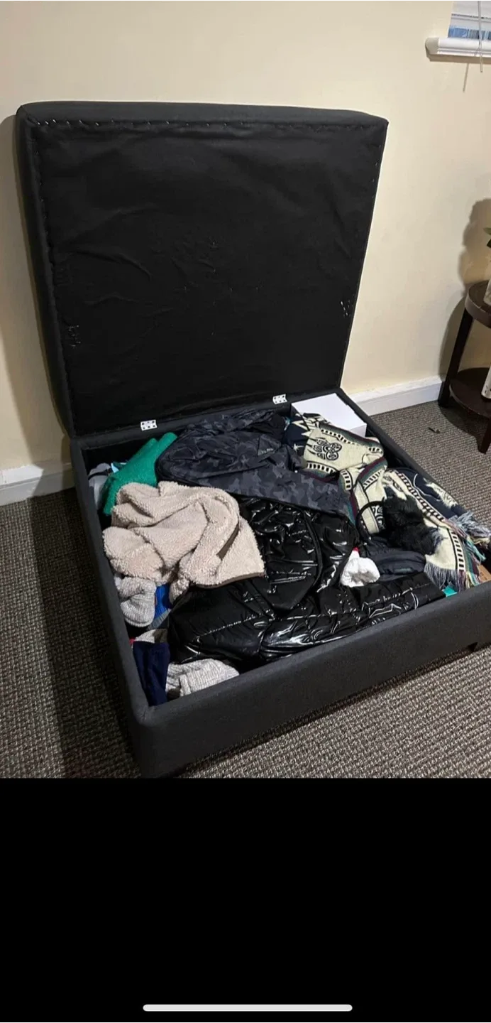 Storage Ottoman image indicator(2)