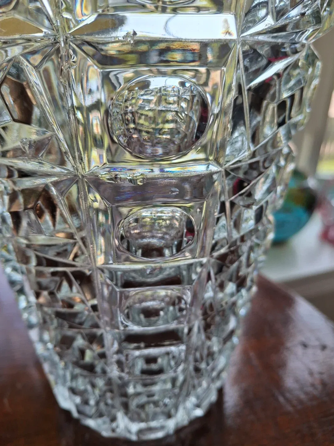 Crystal vase with textured detail & scalloped edge image indicator(4)