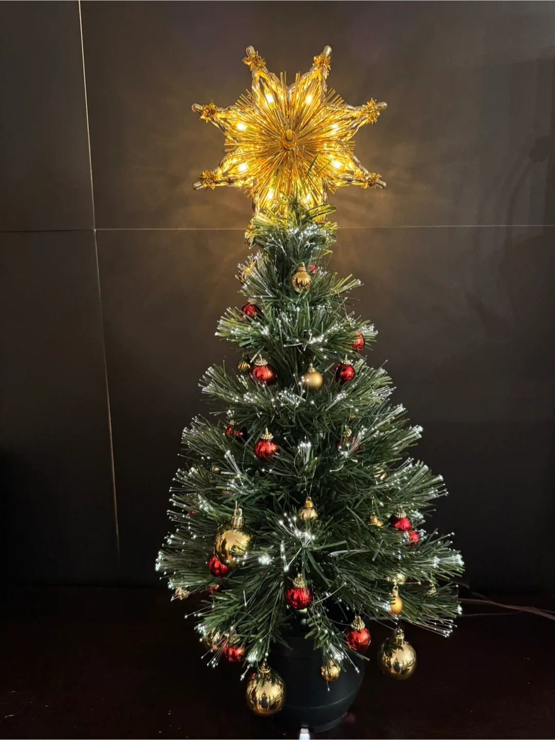 Fiber Optic Christmas Tree with Star Topper image indicator(2)