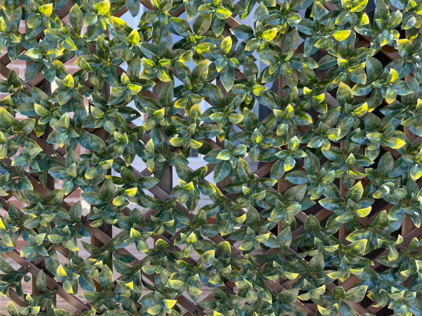 Expandable Privacy Fence Screen (Excellent Condition) image indicator(3)