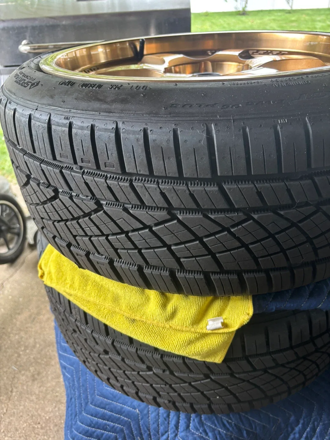 Cosmis Racing XT-005R Bronze Wheels & Continental Tire image indicator(3)