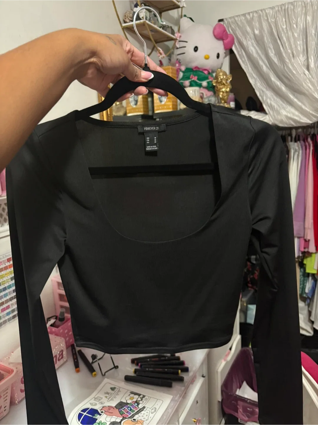 Forever 21 Black Long Sleeve Crop Top - Size M image indicator(5)