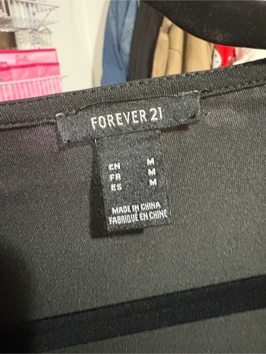 Forever 21 Black Long Sleeve Crop Top - Size M image indicator(3)