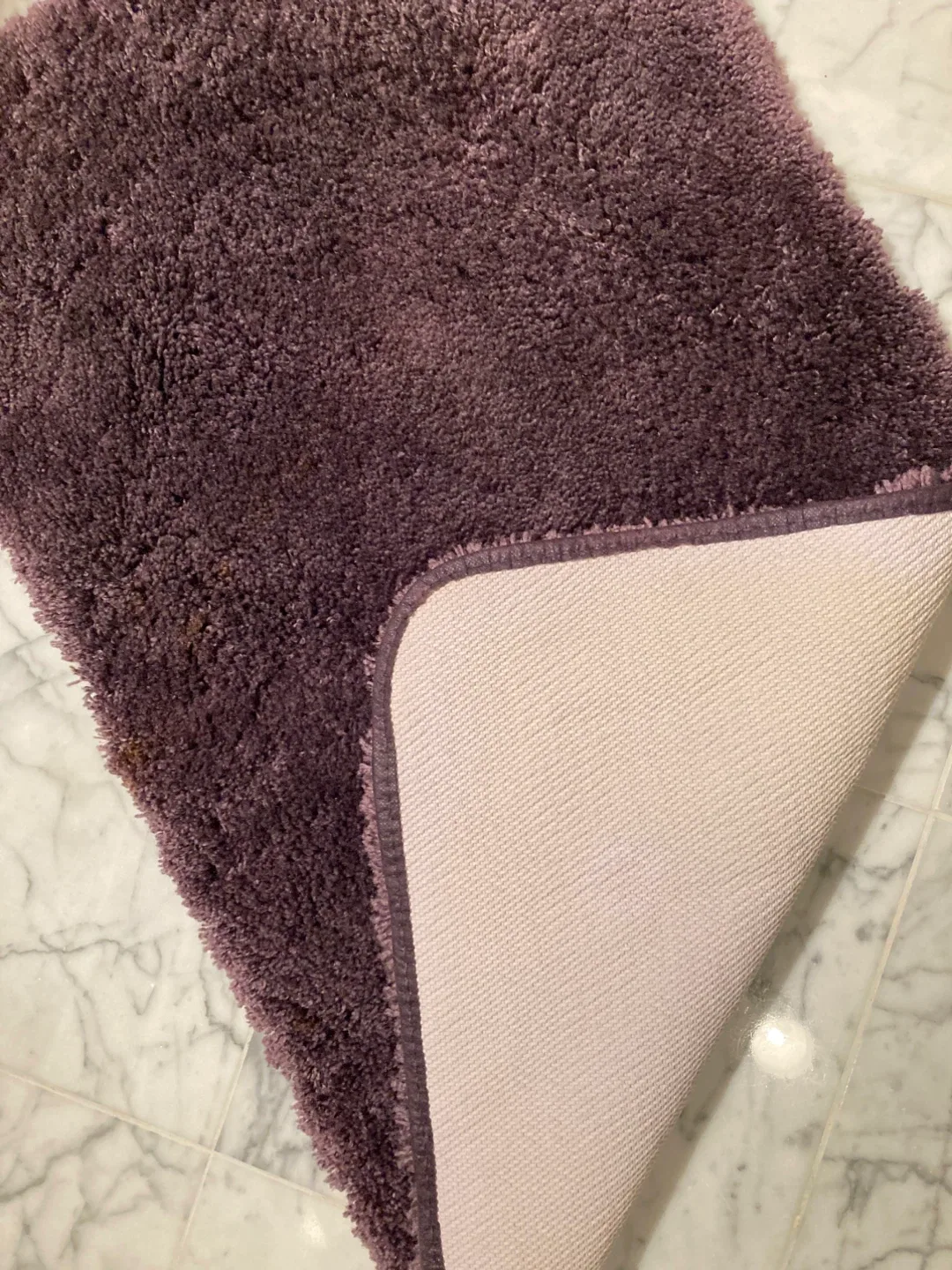 Purple/ burgundy microfibre washroom mat image indicator(2)