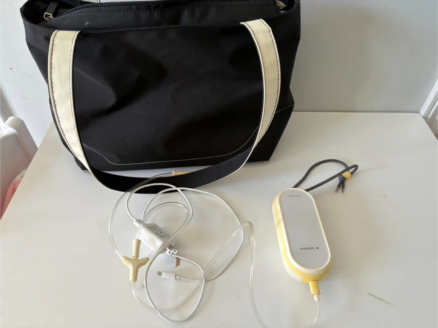 Medela Freestyle Breast Pump with Tote Bag