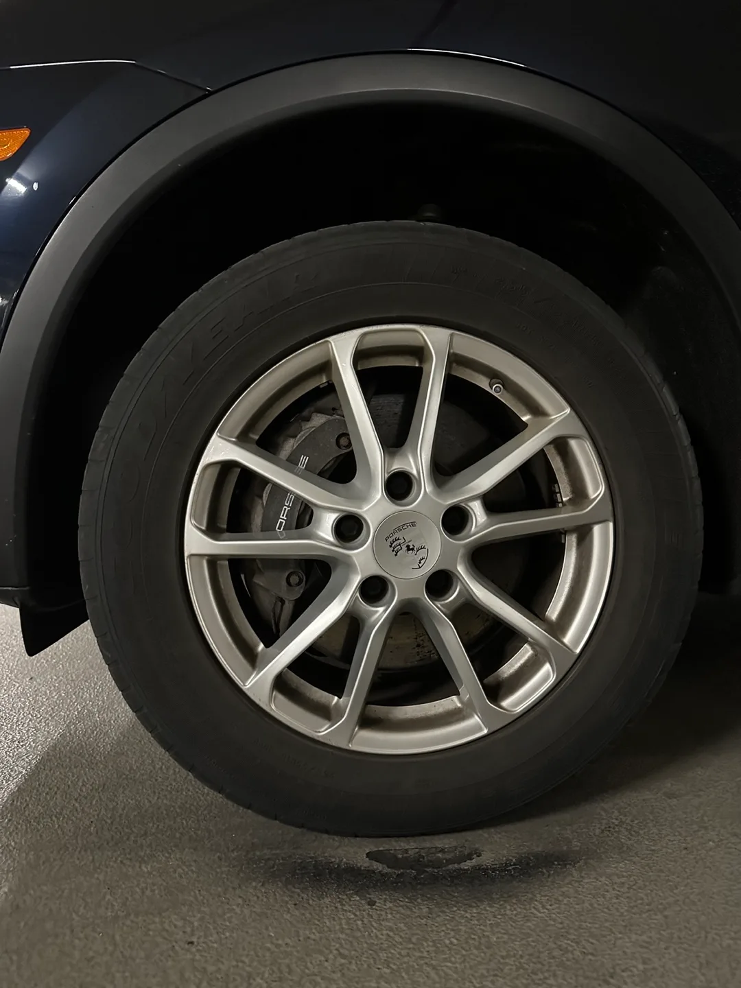 Porsche OEM 255/55R18 Rims / wheels / tire image indicator(5)