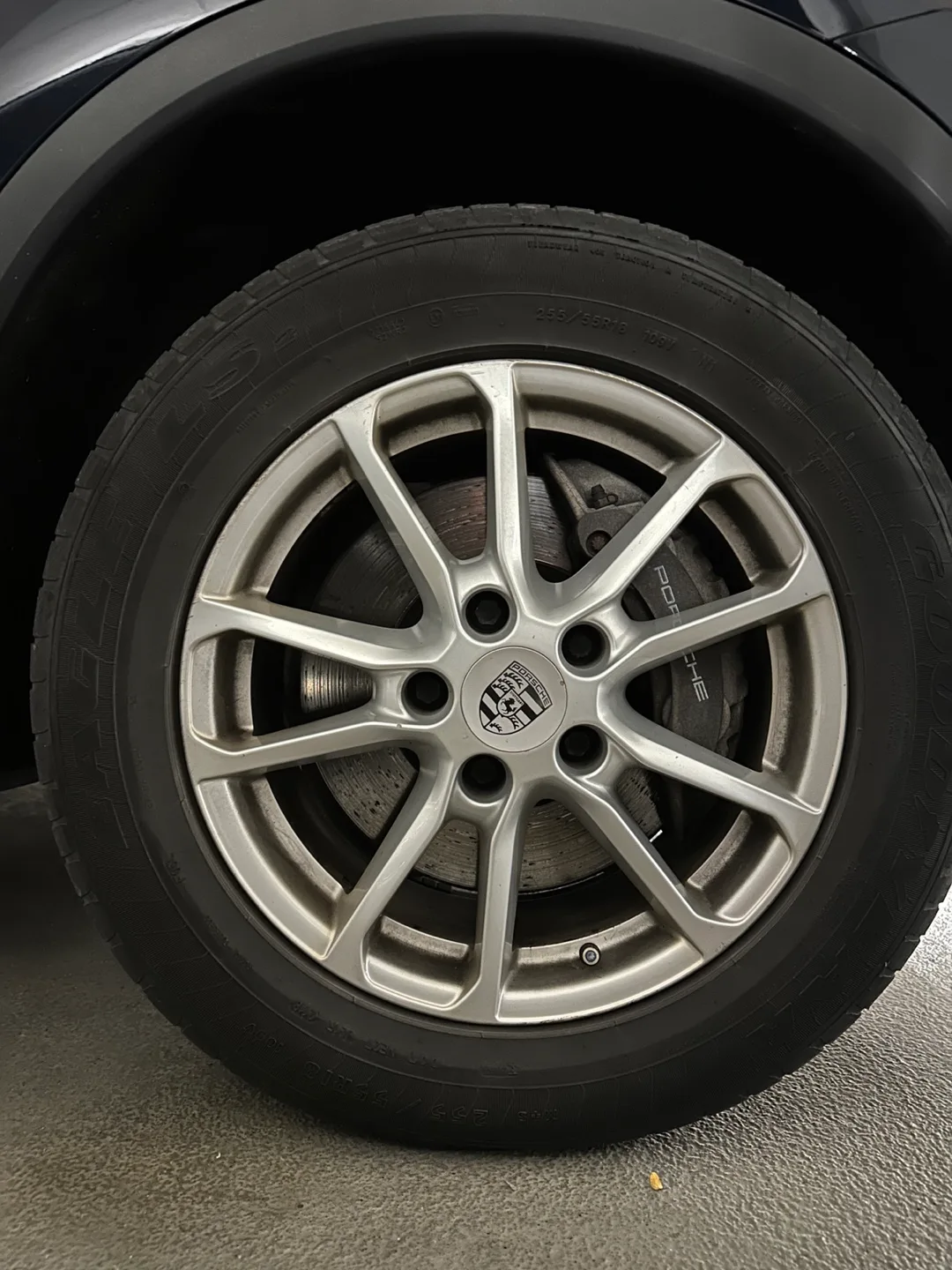 Porsche OEM 255/55R18 Rims / wheels / tire image indicator(3)