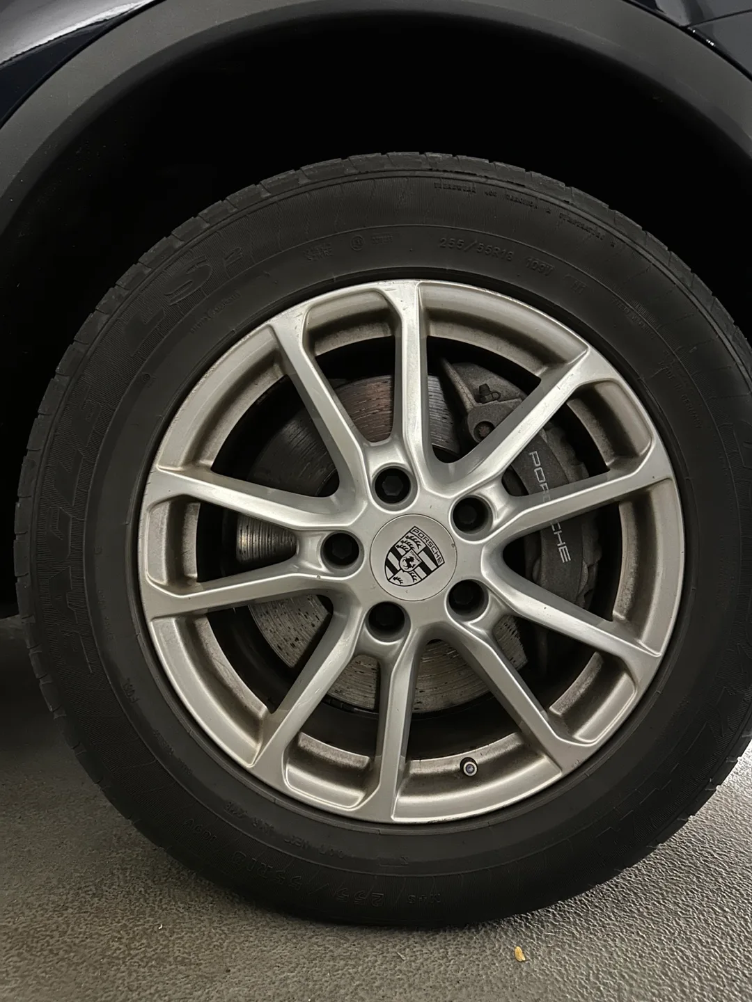 Porsche OEM 255/55R18 Rims / wheels / tire image indicator(2)