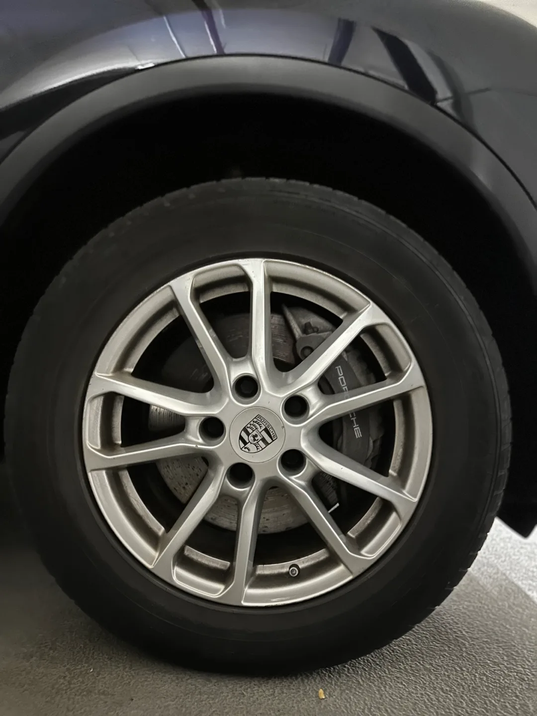 Porsche OEM 255/55R18 Rims / wheels / tire image indicator(4)