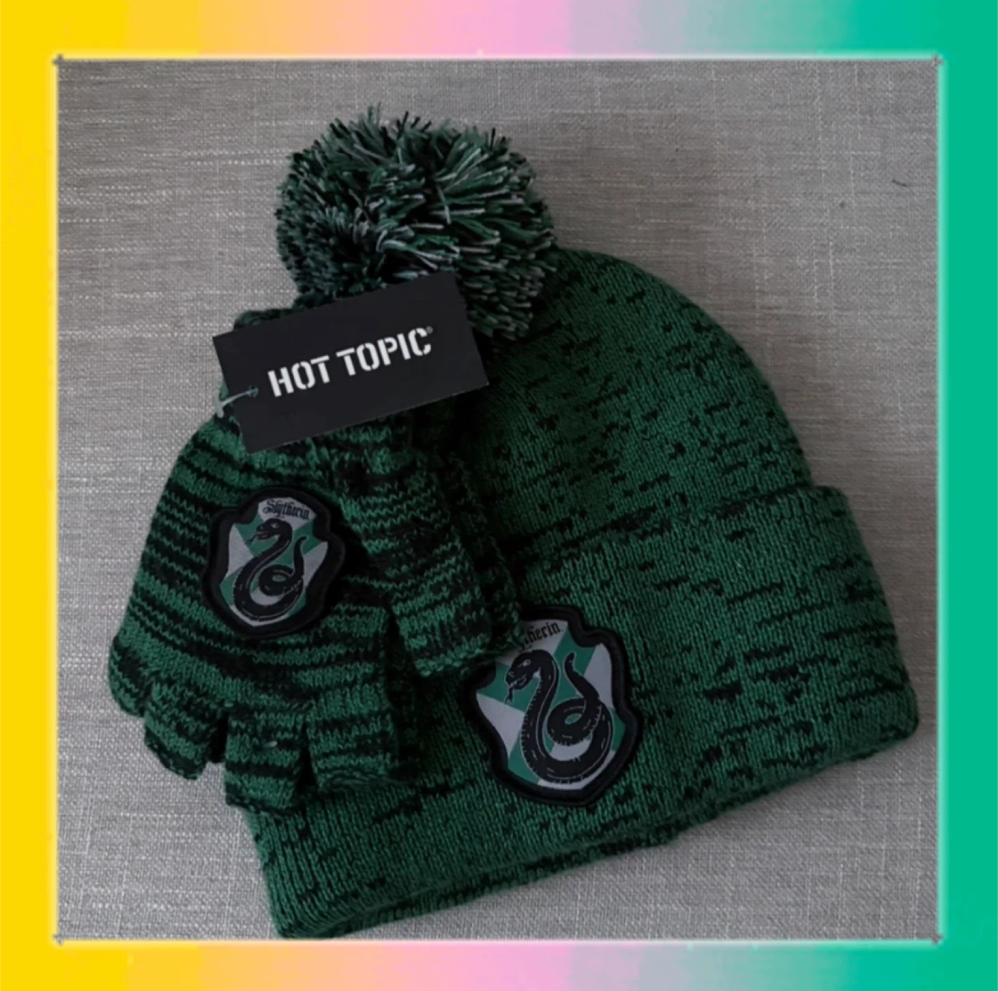Hot Topic Toque and Mitt Set New - Harry Potter Slytherin