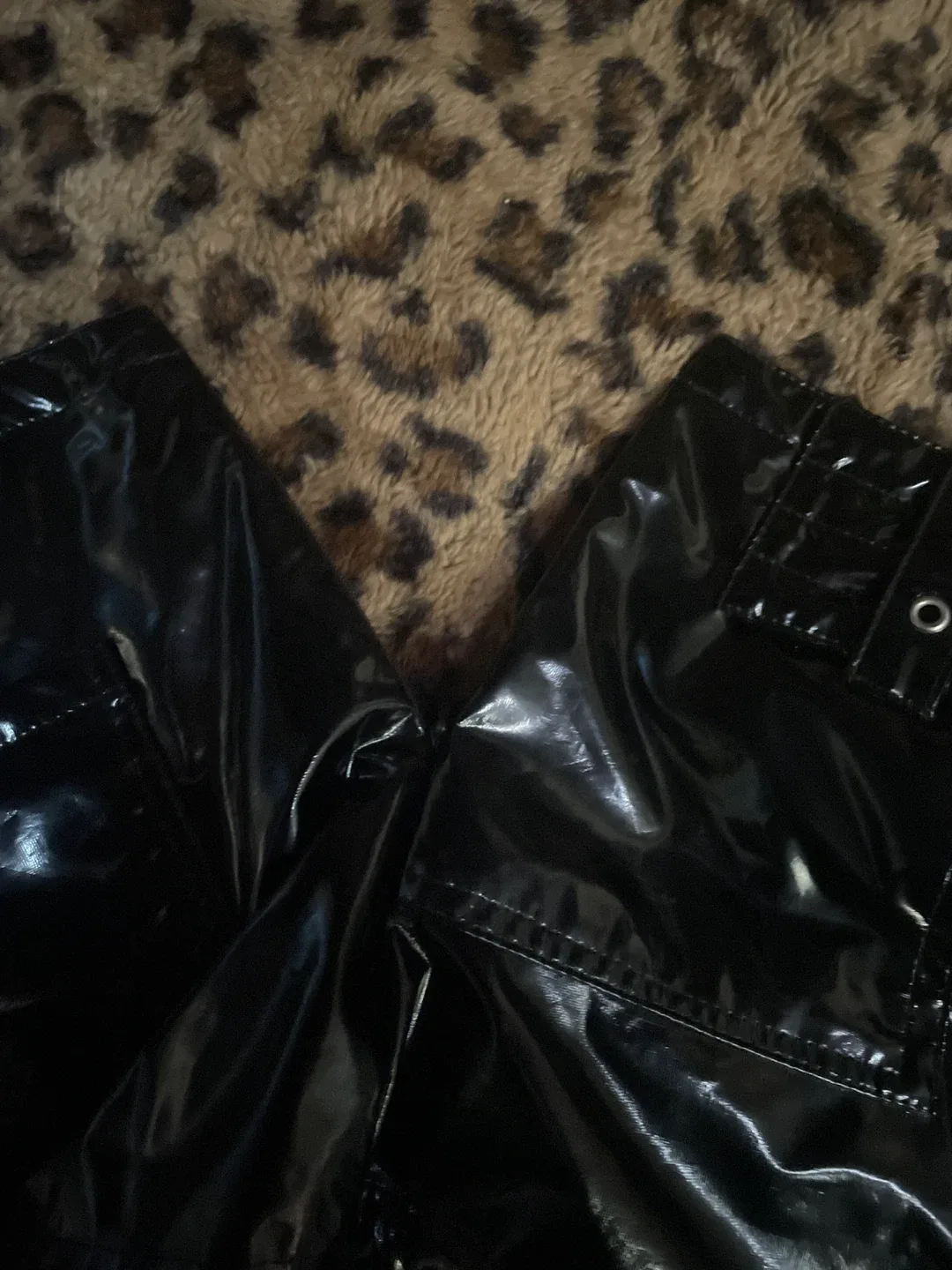 Black leather mini skirt image indicator(5)