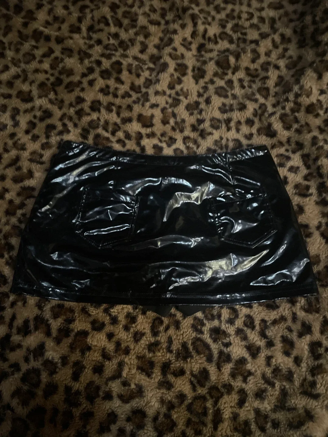 Black leather mini skirt image indicator(2)