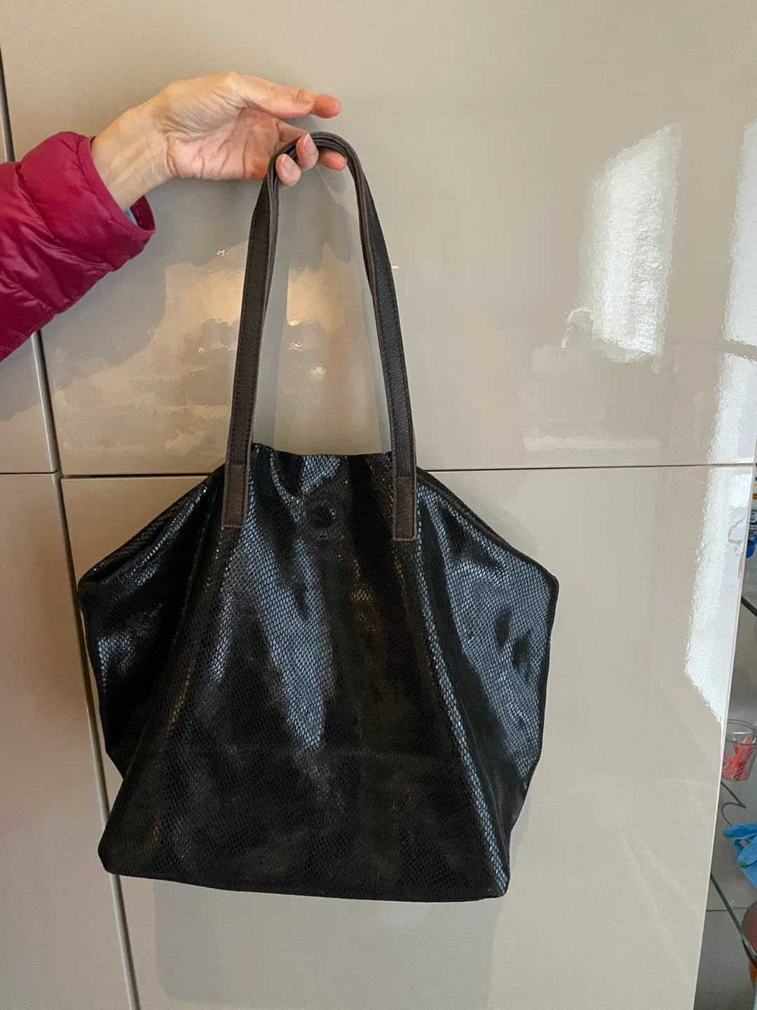 Black Leather Tote Bag with Brown Handles image indicator(2)