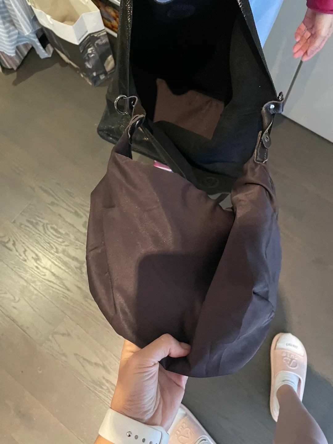 Black Leather Tote Bag with Brown Handles image indicator(3)