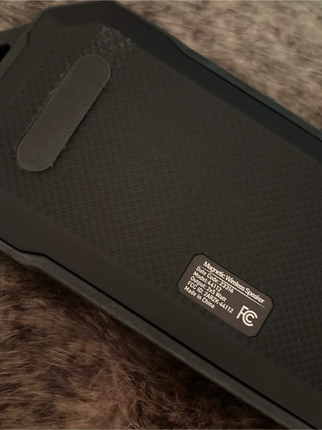 Hang Tune Magnetic Speaker by Wondery image indicator(6)