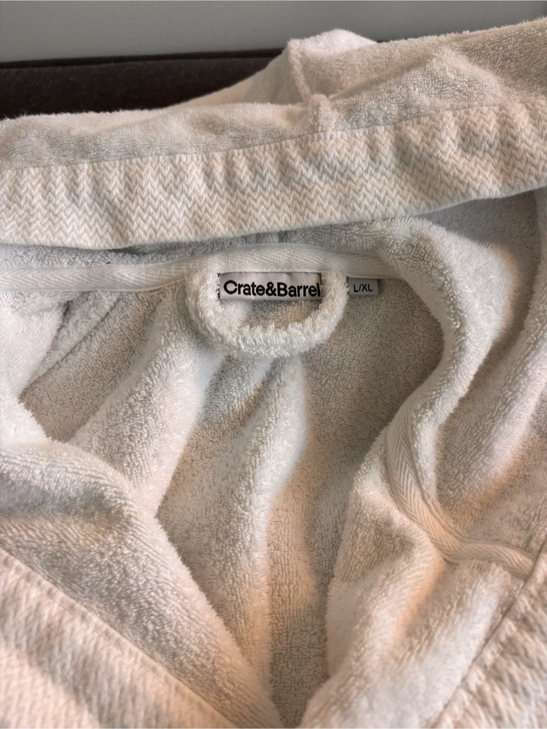Crate & Barrel White Bath Robe - L/XL - photo 2