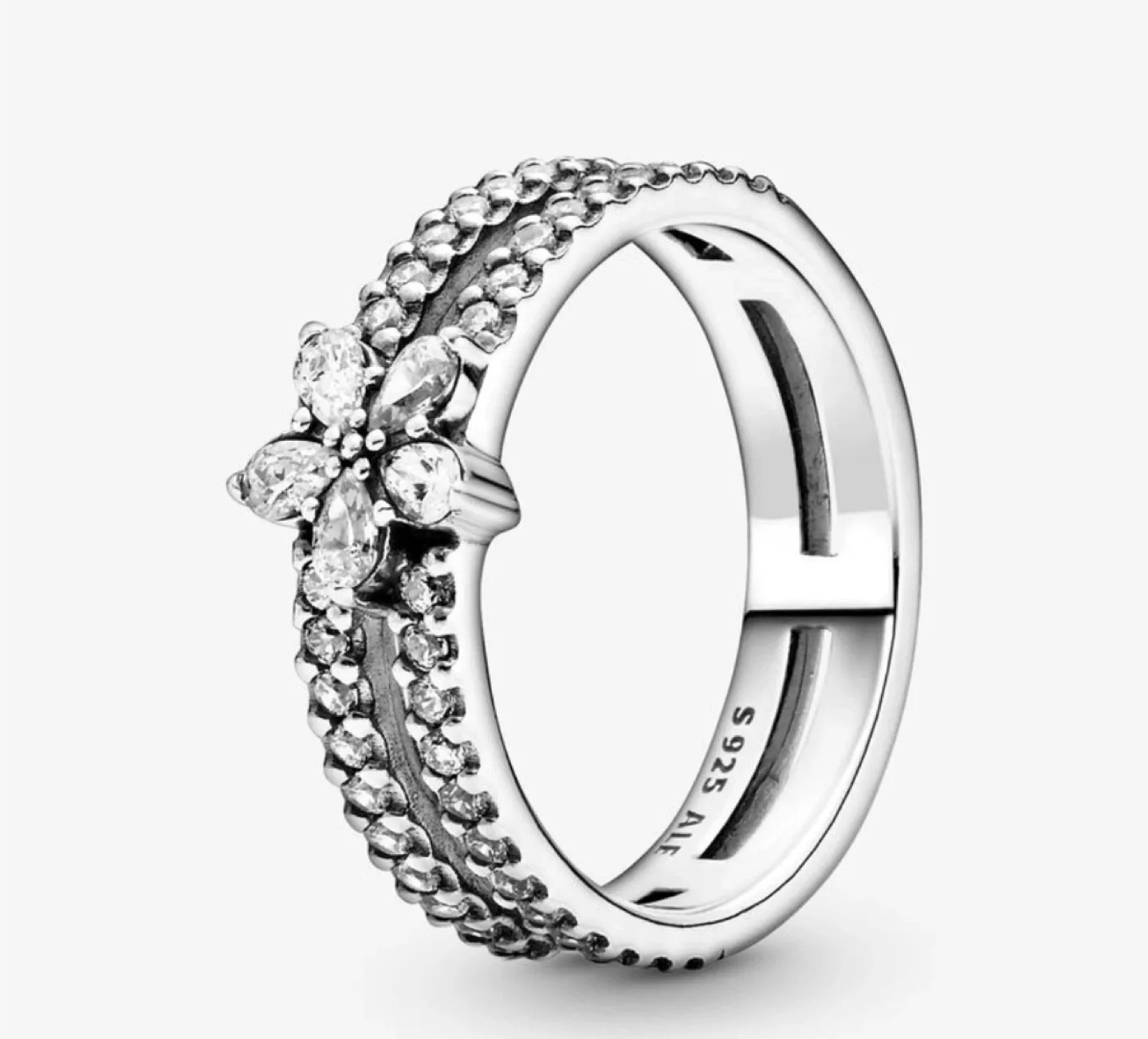 Pandora snowflake ring 💍 thumbnail