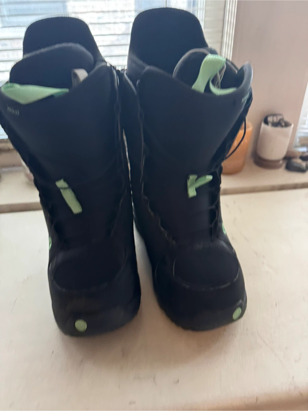 Burton 2015 WMS Mint Snowboarding Boots  8.5 - photo 2