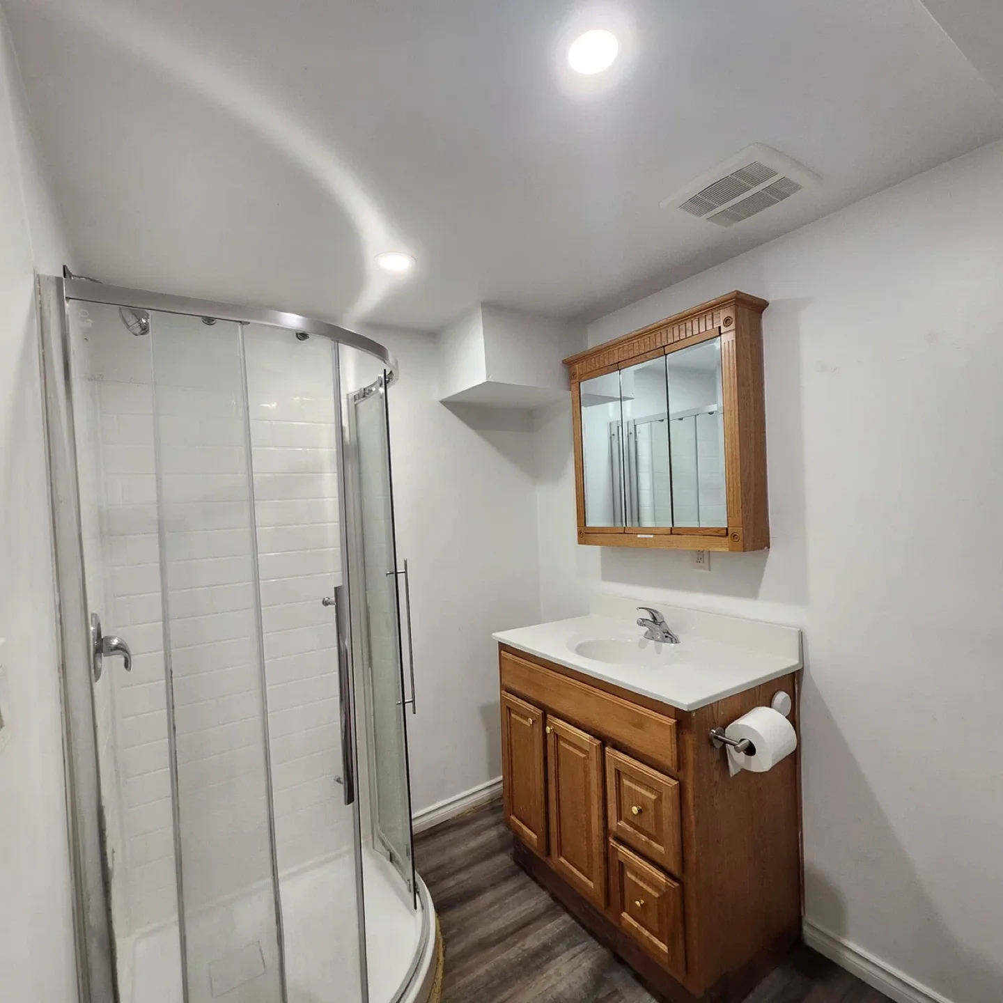 Basement for rent image indicator(3)