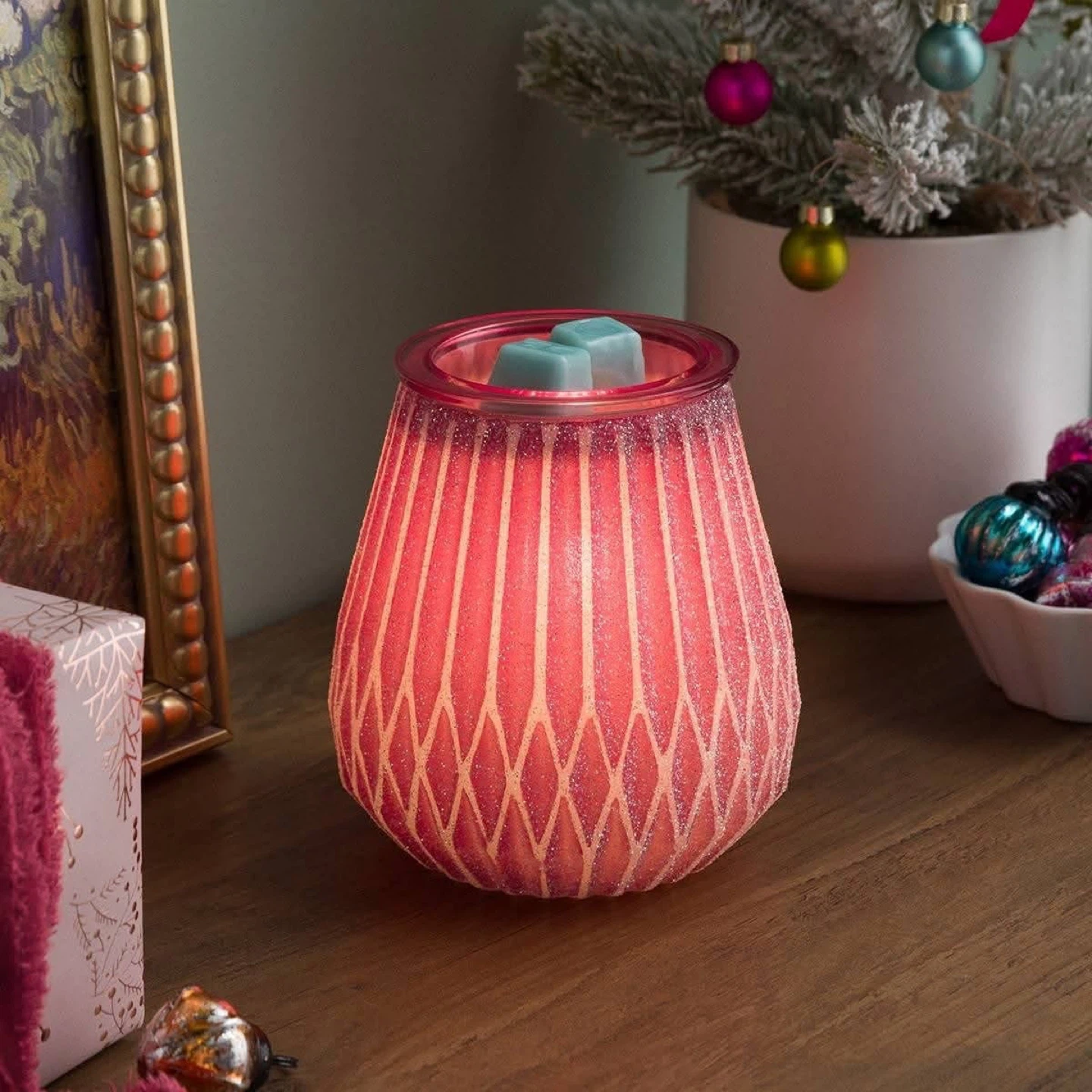 Scentsy Frosted in Fuchsia Warmer!