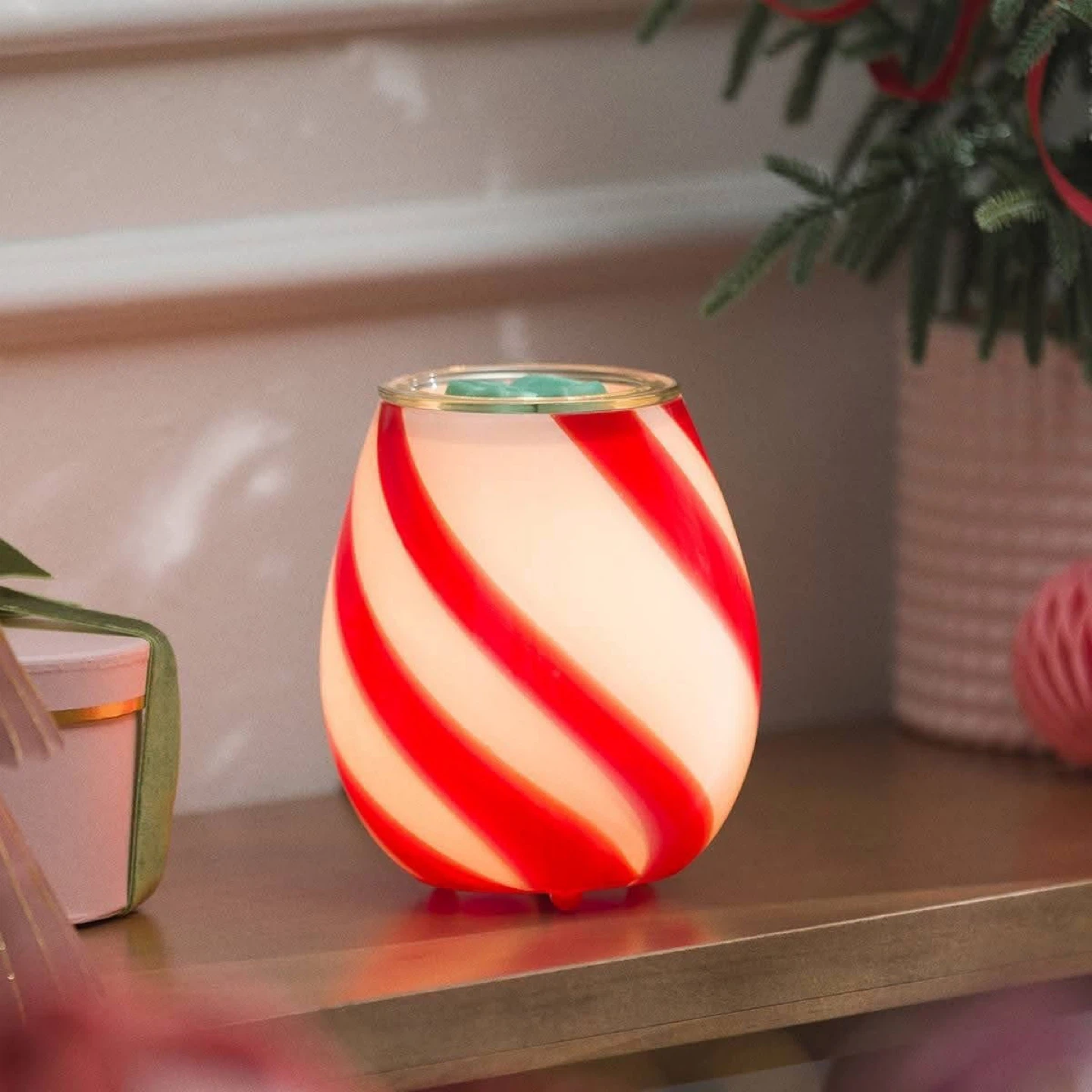 Scentsy Peppermint Swirl Warmer!