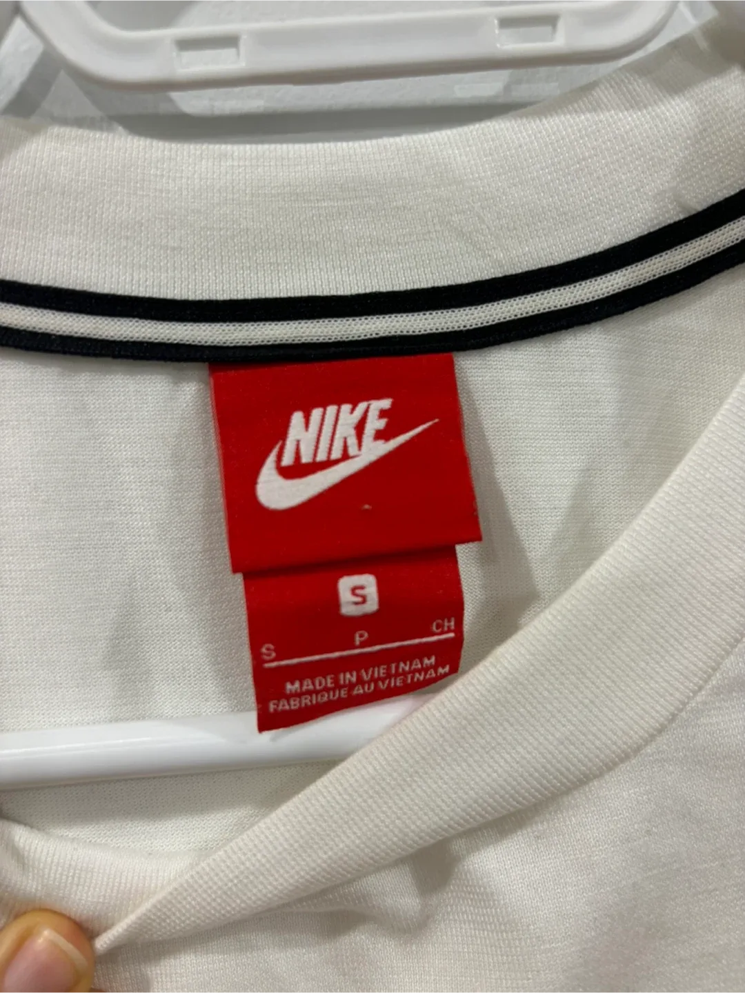 Nike White T-Shirt - Size Small image indicator(2)