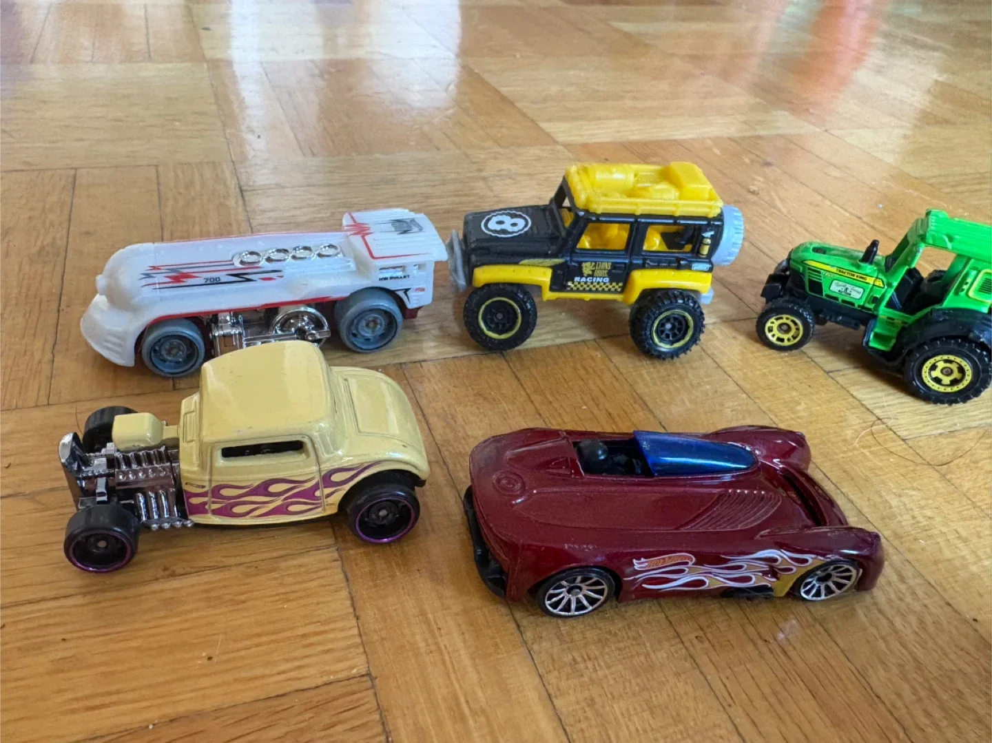 Hot Wheels Diecast Cars - Lot of 10 image indicator(2)