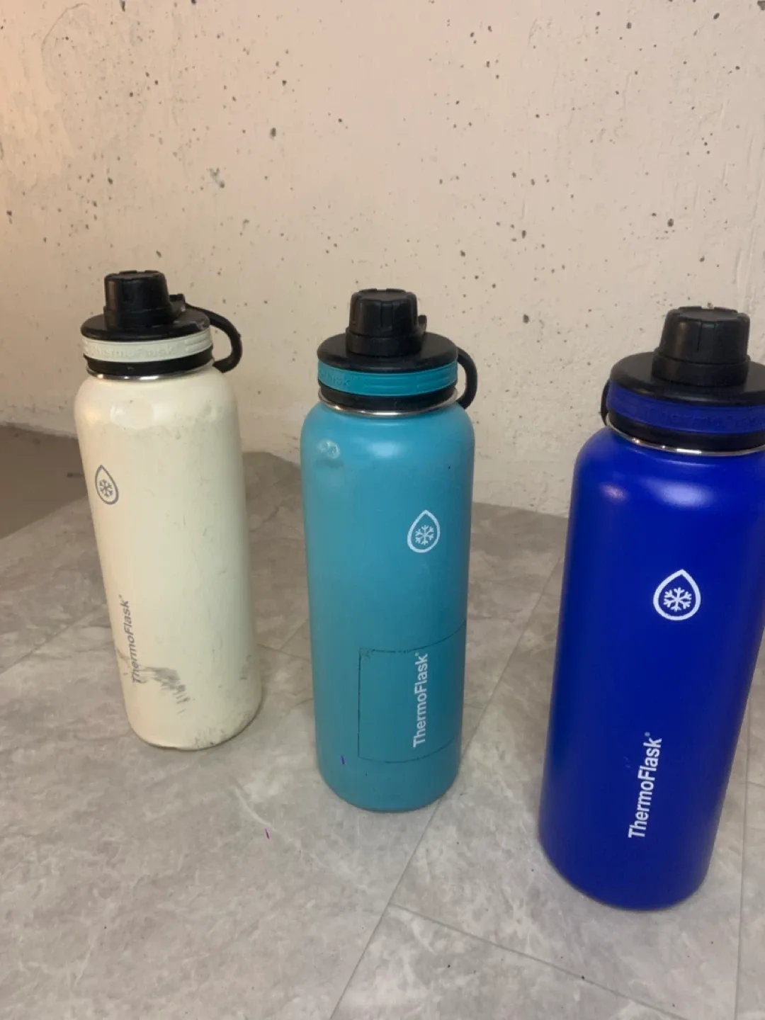 Variety of Stainless Steel Water bottles including ThermoFlask image indicator(2)