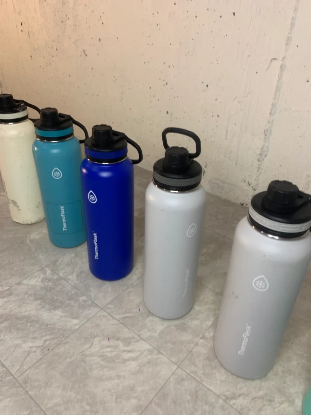 Variety of Stainless Steel Water bottles including ThermoFlask image indicator(4)