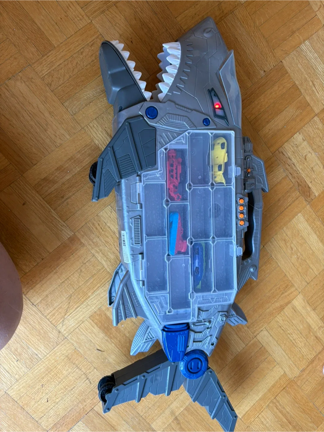 Shark Car Carrier Toy image indicator(2)