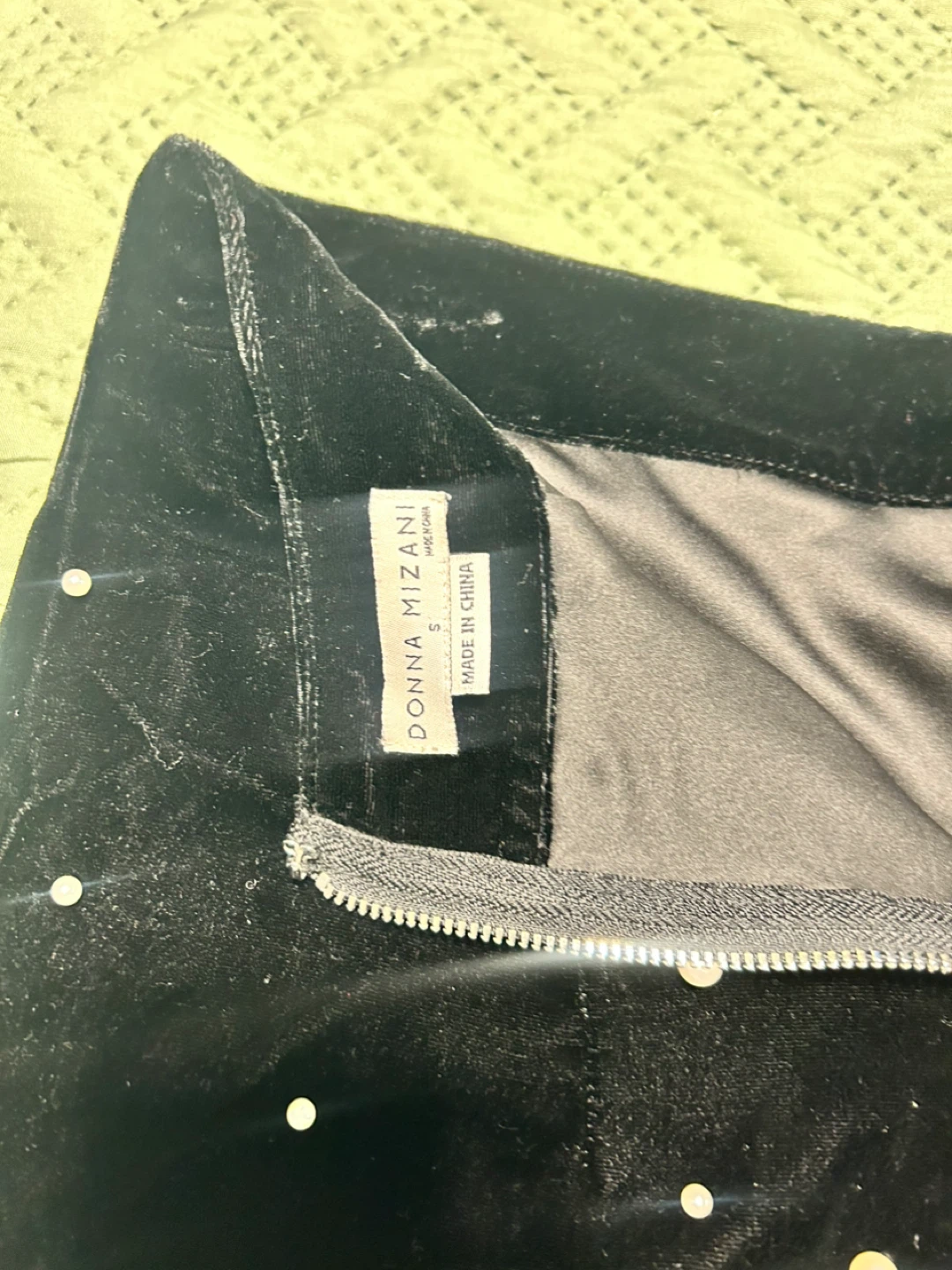 Donna Mizani Black Velvet Mini Skirt Size S - photo 4