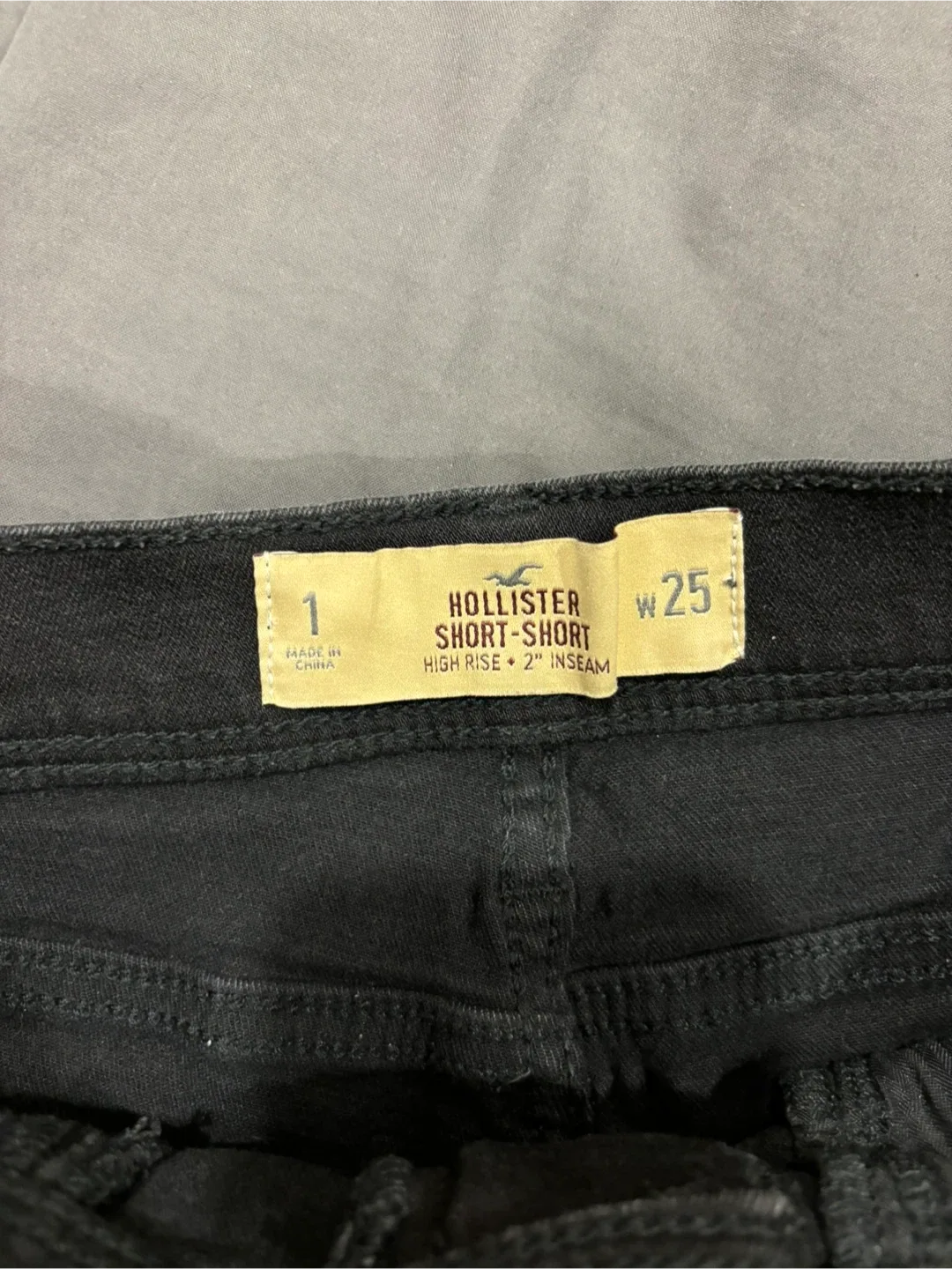 Hollister Black Denim Short-Shorts - Size 25 image indicator(3)