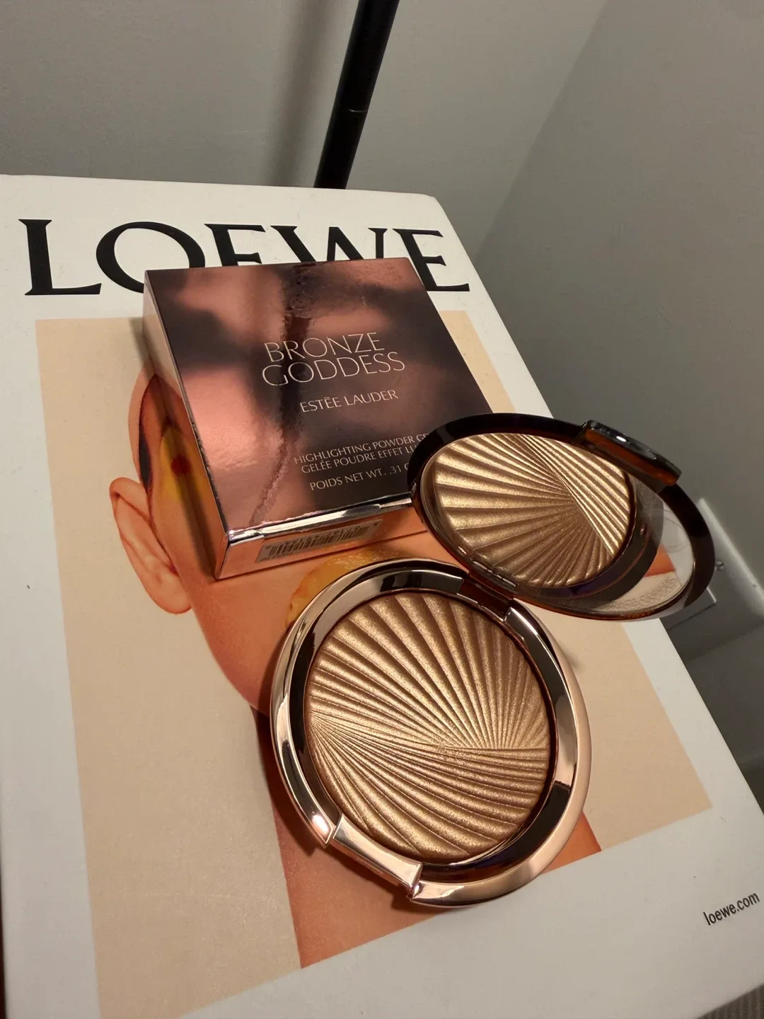 Estee Lauder Bronze Goddess Highlighting Powder image indicator(3)