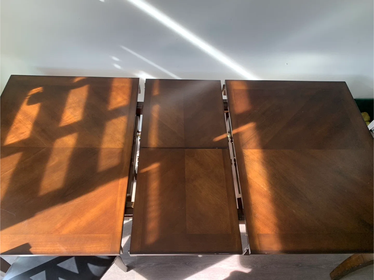 Extendable Dining Table with Leaf image indicator(4)