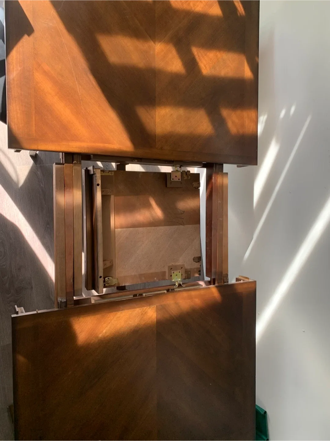 Extendable Dining Table with Leaf image indicator(3)