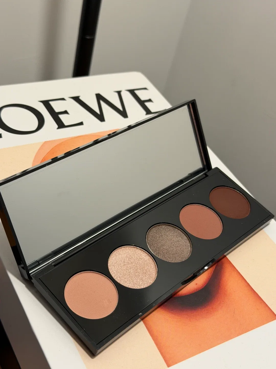 Bobbi Brown Eyeshadow Palette image indicator(3)