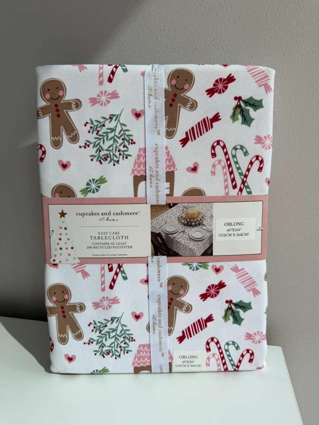 Cupcakes and Cashmere Tablecloth - 60"x104" Oblong